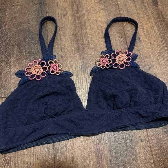 Aerie navy bralette with  floral embroidery M - Picture 3 of 4